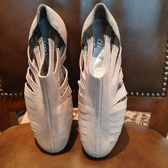 Mens leather vacation walking slipon. - Picture 4 of 6